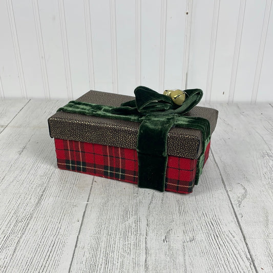 Stylish Faux Lether Wrapped Package 8"x4"x4.75"